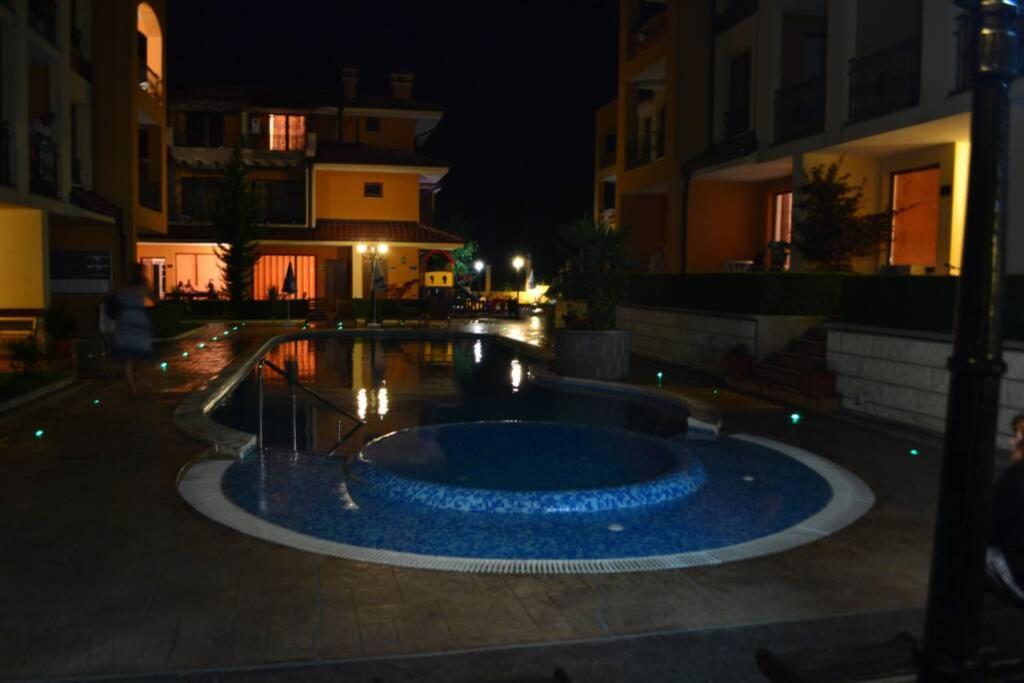 Стyдия В Комплексе Marinavill Sveti-Vlas Sveti Vlas Luaran gambar