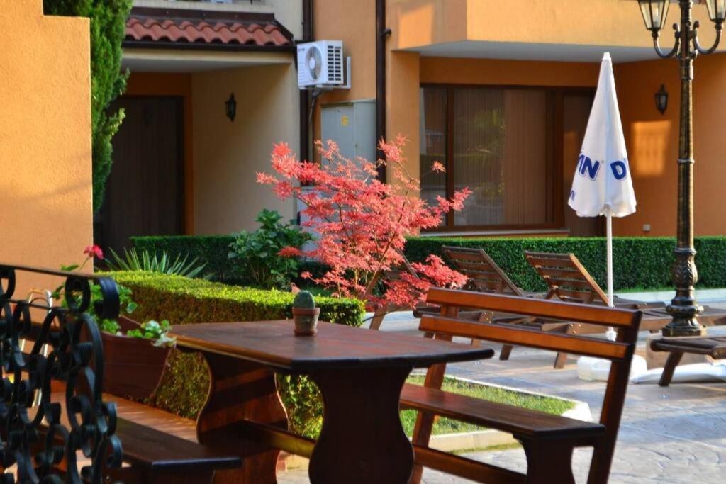 Стyдия В Комплексе Marinavill Sveti-Vlas Sveti Vlas Luaran gambar
