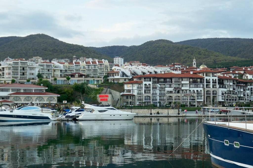 Стyдия В Комплексе Marinavill Sveti-Vlas Sveti Vlas Luaran gambar